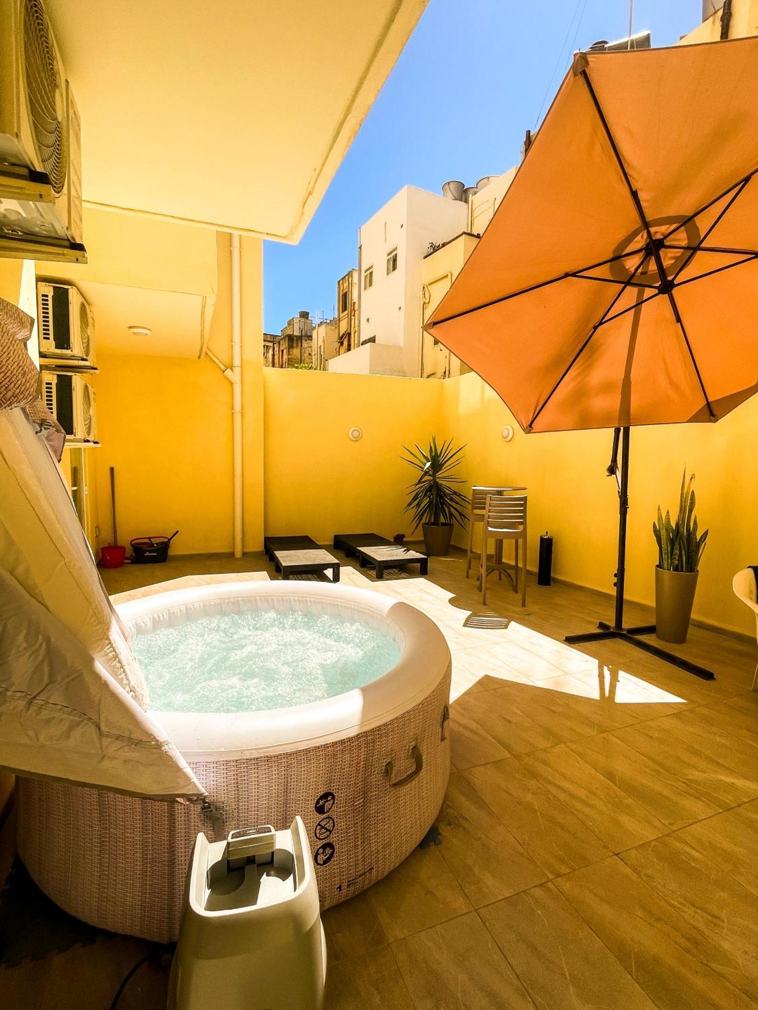 Sliema Jacuzzi Flat Διαμέρισμα Εξωτερικό φωτογραφία